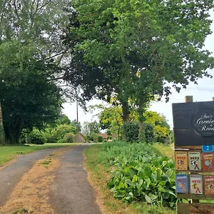 Couette-café Aux Greniers à Rêves, Plestan