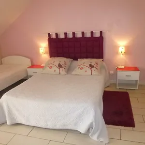 Couette-café D'hôtes De Céline Et David, Gahard